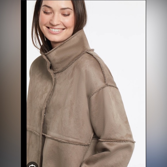 Tribal reversible suede/Sherpa coat - Picture 1 of 5